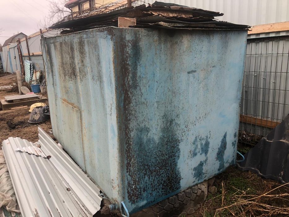 Продам железный бак для воды