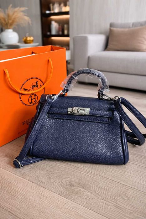 дамска Синя чанта Х H нова с етикет и хартиена торба мини