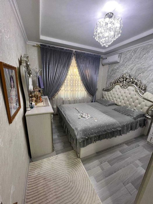 Продаётся квартира Юнусабад10 1 этаж задней стороны дома с навесом