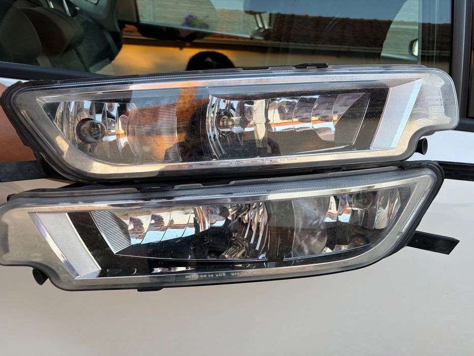 Set proiectoare / faruri ceață originale Volkswagen Passat B8 (2015–2020) – stânga + dreapta – Hella