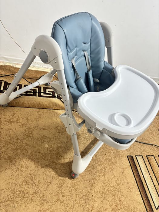стульчик для кормление , совсем новый состояние отличное