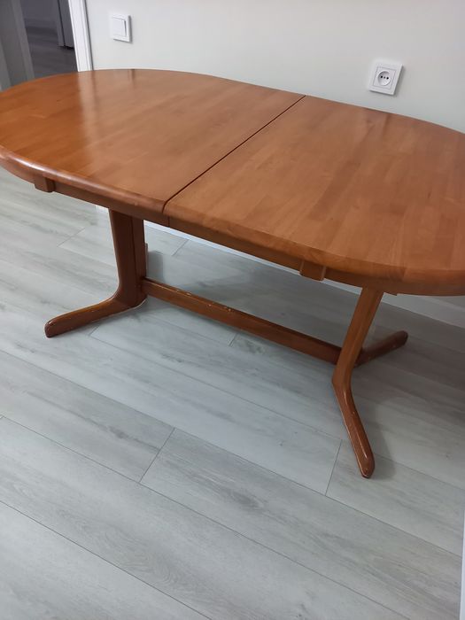 Стол             .