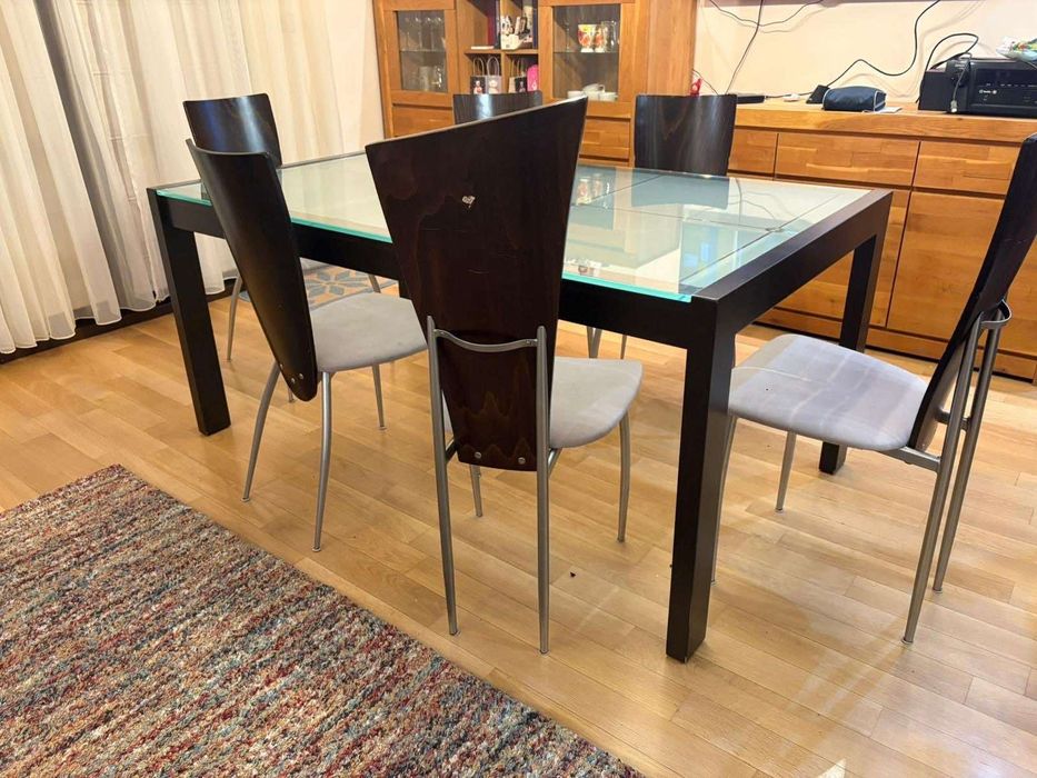 Трапезна маса с шест стола