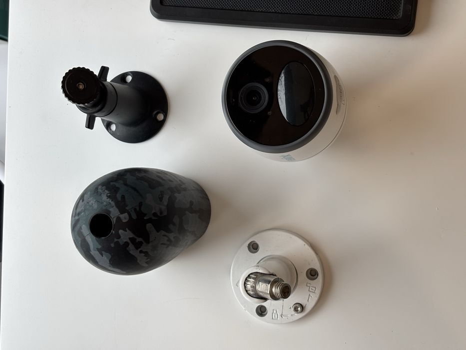 Camera supraveghere 4g Reolink Go 2k cu panou solar