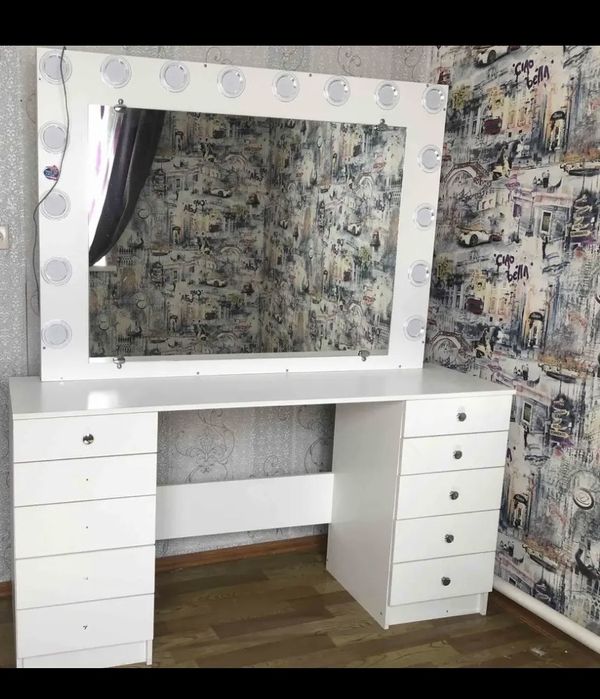 Продам спальный гарнитур