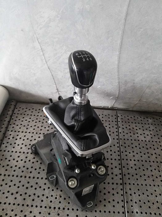 Schimbator viteze cutie manuala 6 trepte ford focus 3 facelift f1fr7c453ckd
