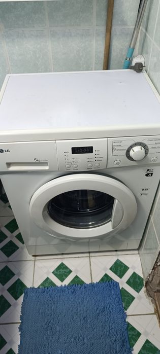 Продам на запчасти машинку