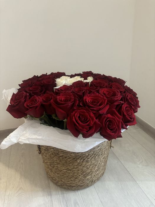 Букет розы в корзине
