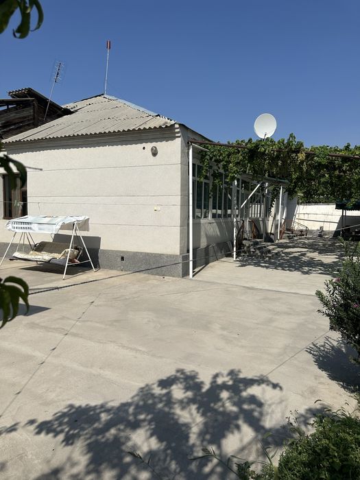 Водилда Ховли уй жой сотилади 8 сотих.