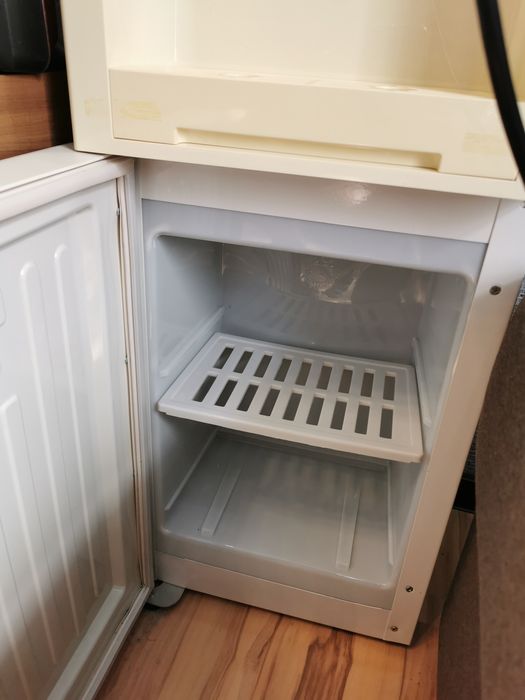 Кулер для воды напольный Almacom