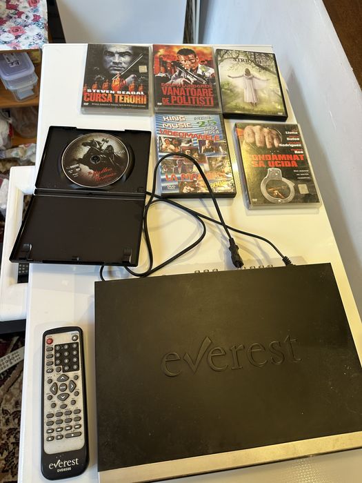 Vand DVD in stare buna