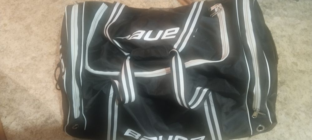 Продам хоккейный баул,для полевого играка