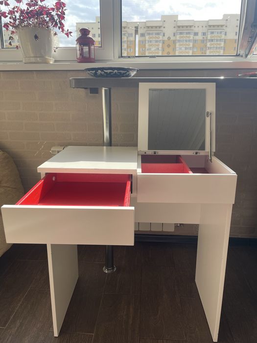 Продам туалетный столик IKEA
