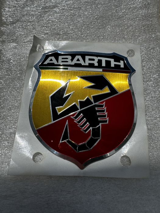 предна емблема Abarth