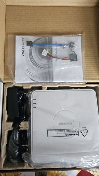 Dvr hikvision ds-7100 4 canale