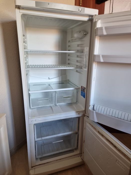 Холодильник Indesit