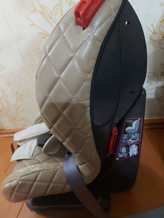 Автокресло продам 6000