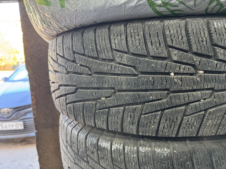Nokian r17 215/60