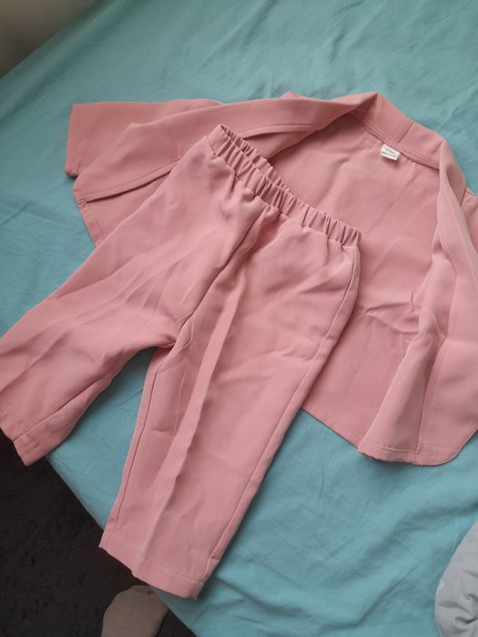 Бебешки розов комплект - сако и панталон 9-12м