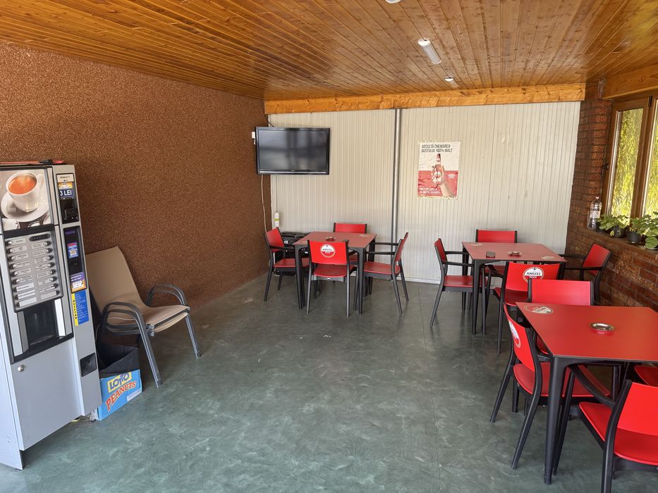 Vand sau schimb casa cu teren si iesire la lac cu ponton