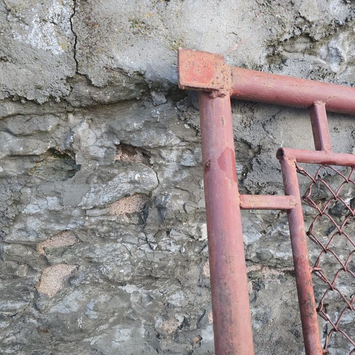 Портална врата 3м.+ 2 тръби по 3м.,6 панти