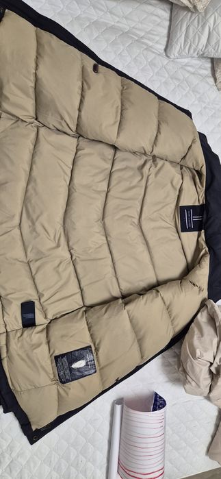 Vând geaca Tommy Hilfiger puf