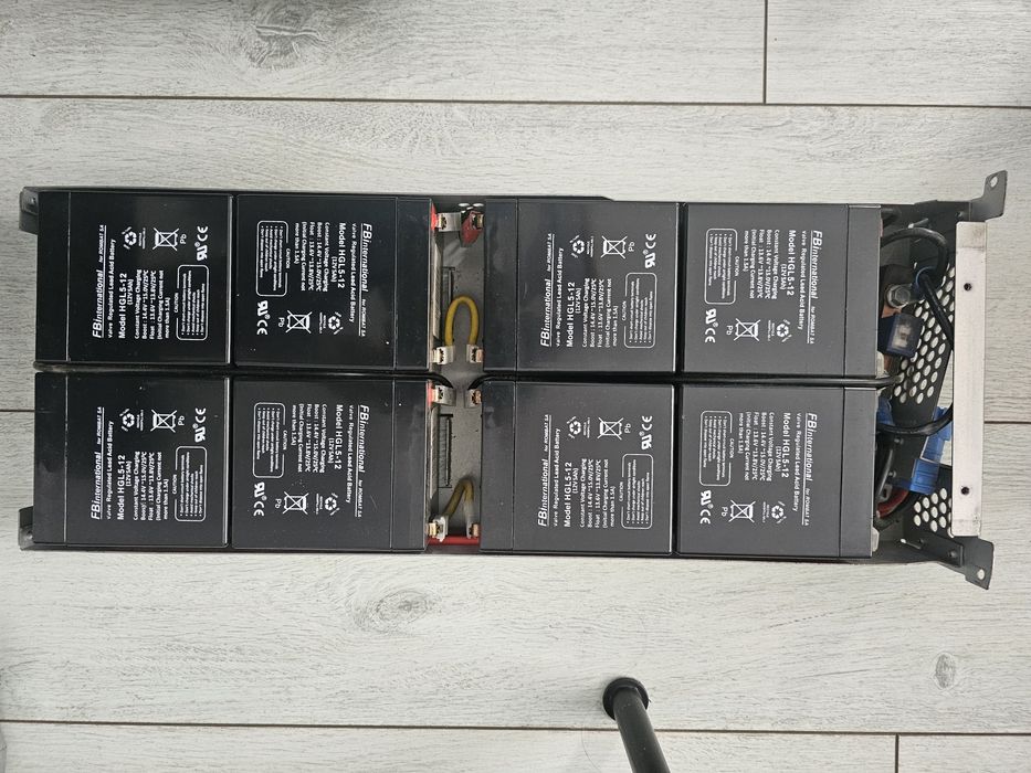 Vând UPS APC SUA3000rmi2U, 3000VA, 2700W, 48V