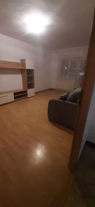 Închiriez apartament 4 camere direct de la proprietar
