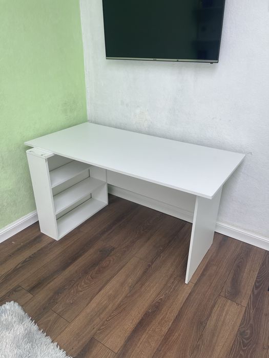 СРОЧНО! Продам стол со стеллажом