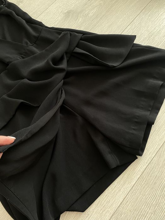 Salopeta zara noua, pantalon scurt eleganta marime S
