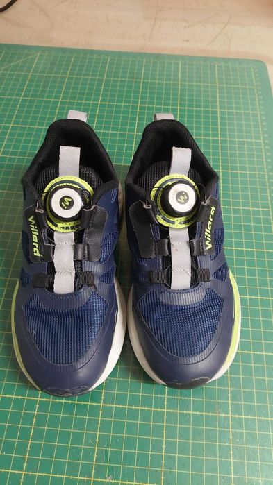 Pantofi sport adidasi stare buna 30 32 inchidere rotativa willard