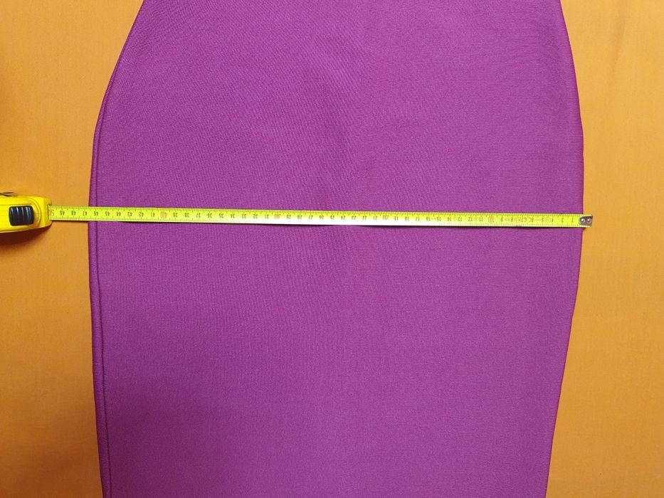 Fusta din elastic dur, nou-nouță,  superba!