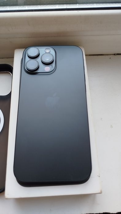 Продаю iPhone 16 pro max 100%. E-sim