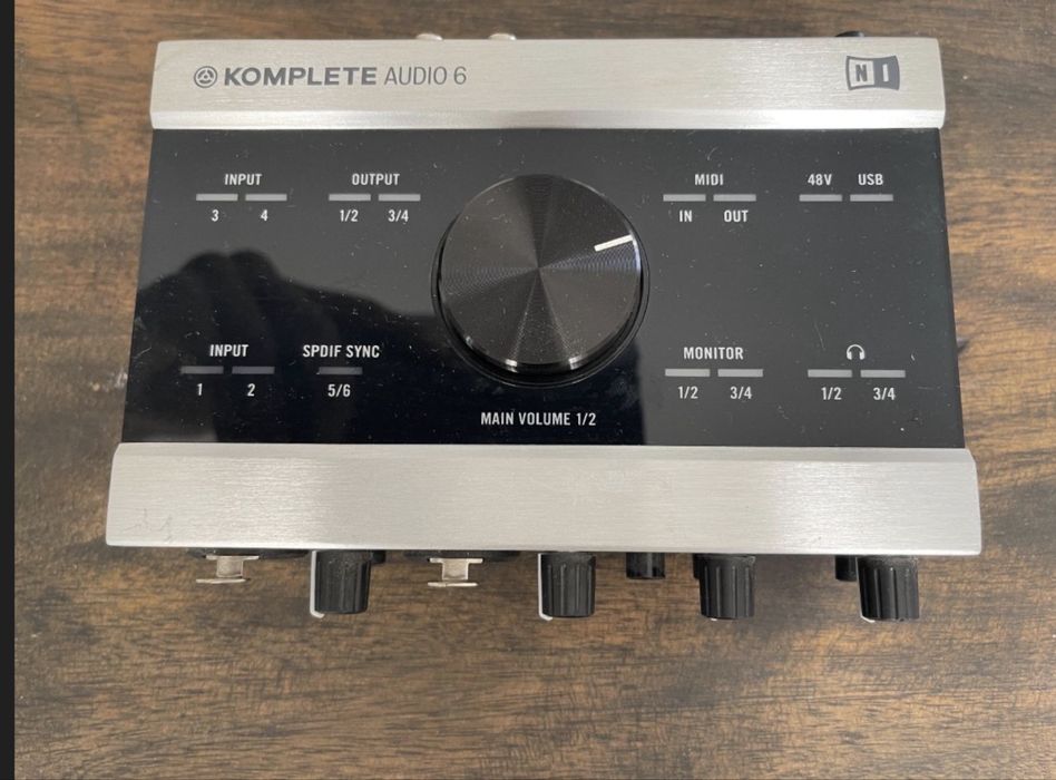 Native instruments KOMPLETE Audio 6