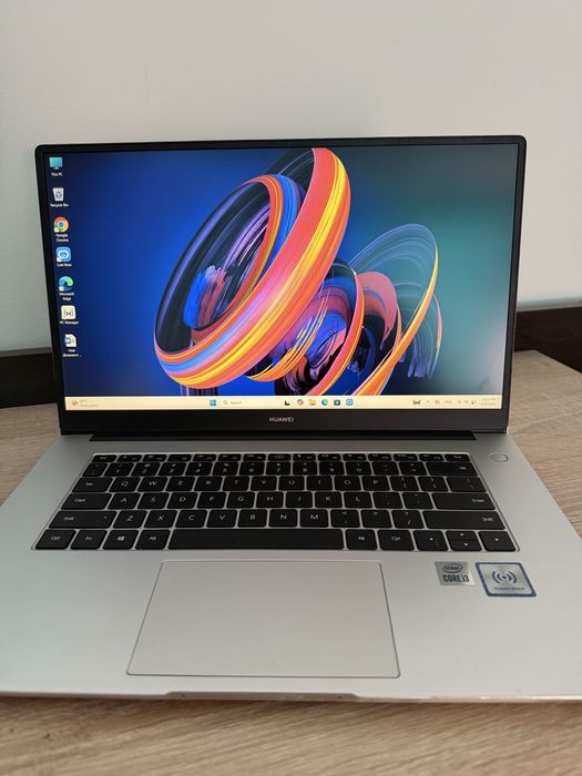 Лаптоп HUAWEI MateBook D15