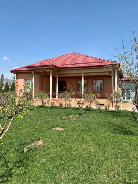 Продаётся Дача с большим красивым садом и видом на горы