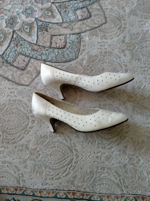 Туфли белые  производство Германия
