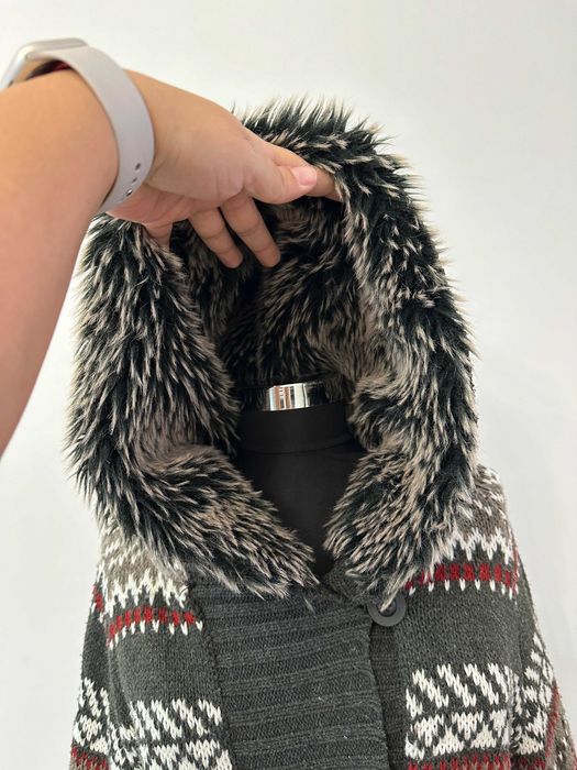 Cardigan cu gluga si blanita artificiala Pull&Bear, masura M