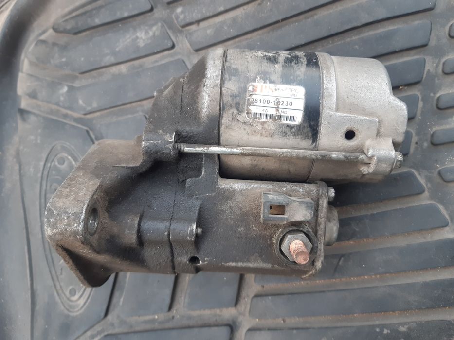 Продам стартер на Тойота Карина е