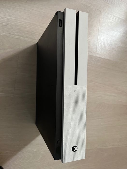 Xbox one S model 1681