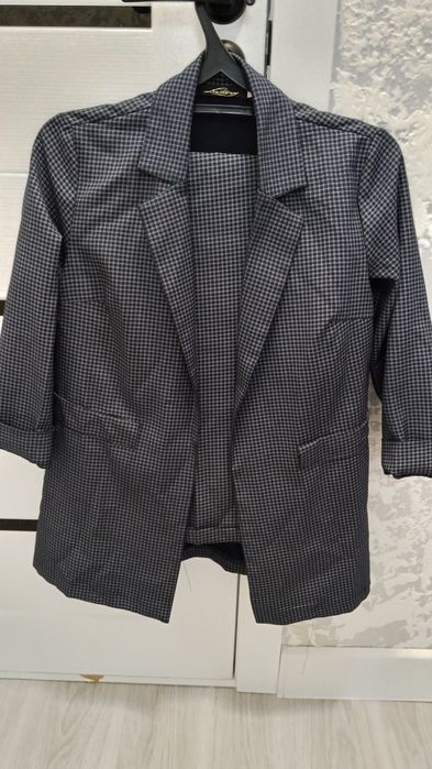 Костюм женский + пиджак