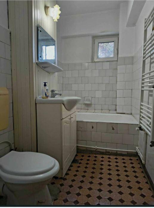 Apartament 2 camere central Focșani, decomandat, renovat parțial, Et.2