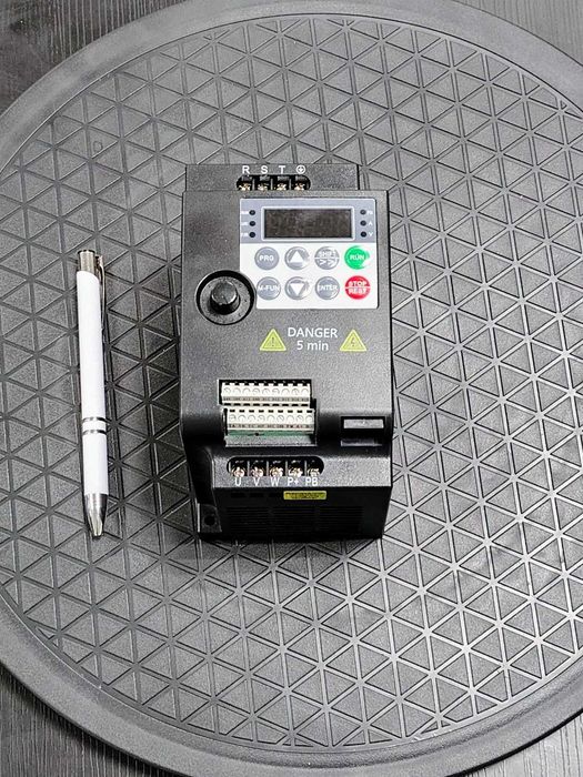 Честотен инвертор 0,75 кВт, 380V, 2,1А