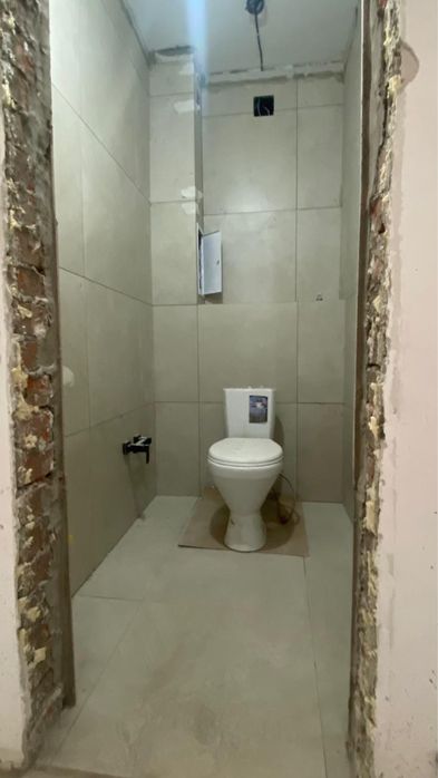 Унитаз, раковина сатылады