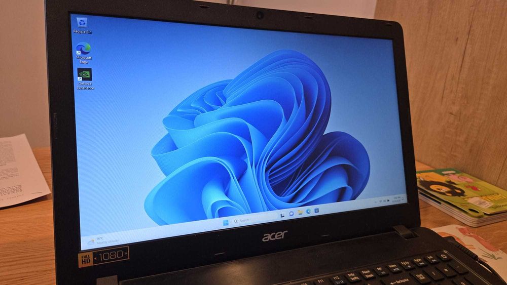 Laptop Acer Aspire F5-573G | i5 Gen 7 | 8GB RAM | SSD 256GB | GTX 950M | Tastatură Iluminată | Baterie Nouă cu Garanție