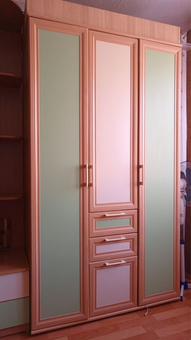 Продам стенку в отличном состоянии