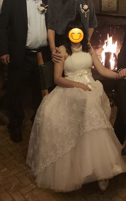 Rochie mireasă dantela si tulle