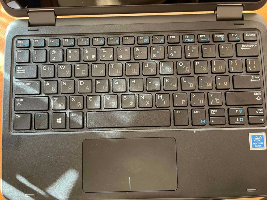 Лаптоп Dell Latitude 3190 2-in-1