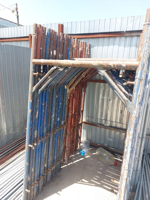 Vand loturi de schela metalica  si popi metali