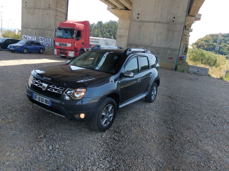 Vând Dacia Duster